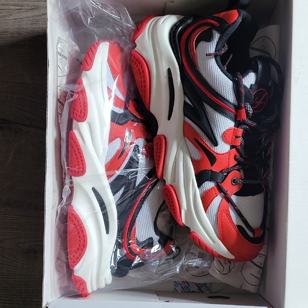 Thrive Red and Black Sneakers Modern Style
